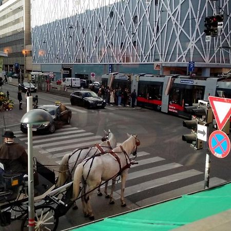 Center ! 2 Stops From The City Center! Vienna Esterno foto